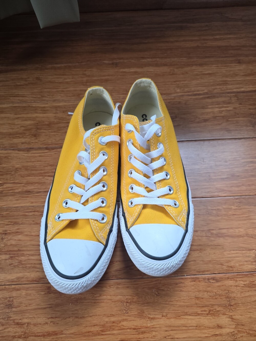 Converse Chuck Taylor All Star Low Top Sneakers Women’s 7 YellowBrand
